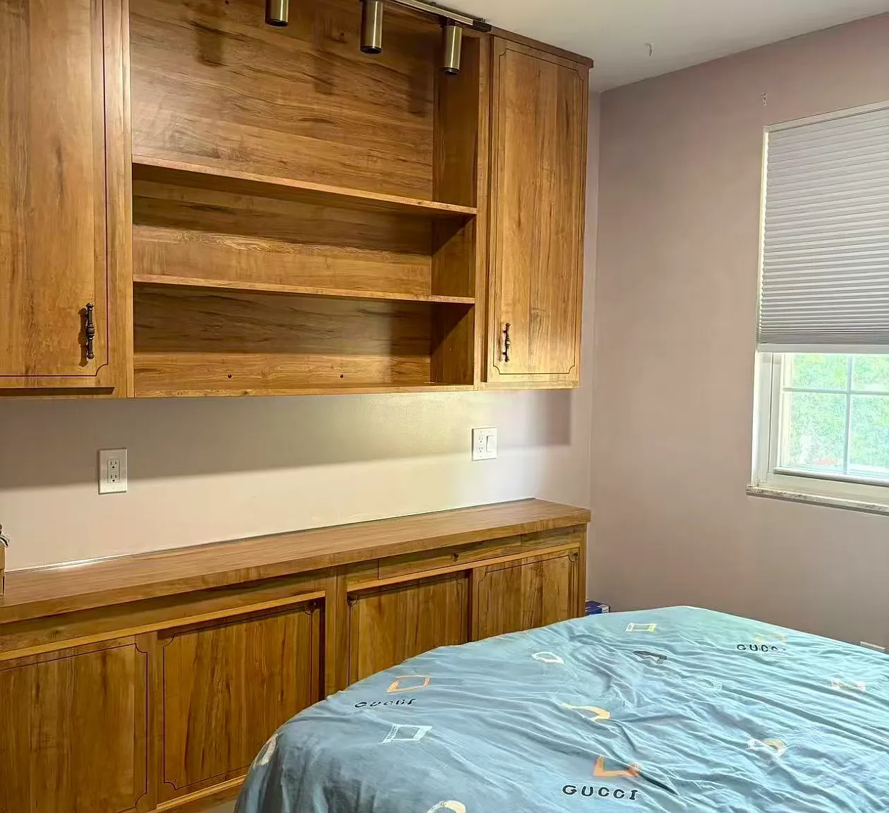 2 bed, 820 sqft, $1,300 — Photo 2