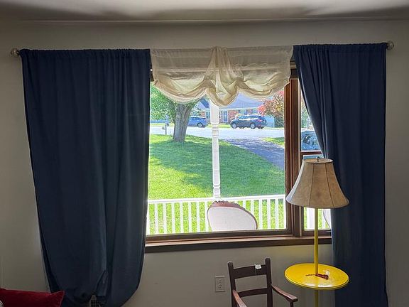 5th image of 1308 Beaumont Ct