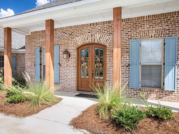 4th image of 136 Camden Lake Dr