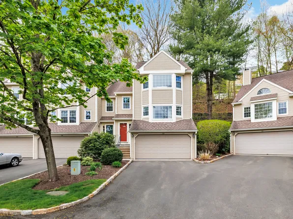 133 Governor Trumbull Way #133, Trumbull, CT 06611