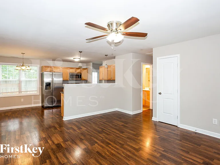 100 Ash Ave NW — Photo 5
