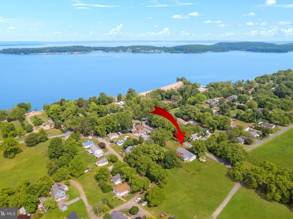 24 4th Ave, Earleville, MD 21919