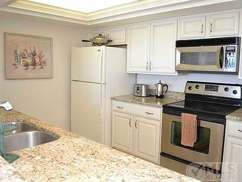 3rd image of 1616 Ocean Dr APT 502