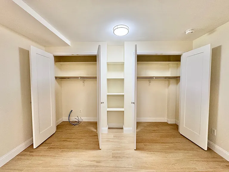 36-40 Bowne St #1A — Photo 4