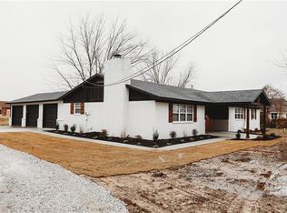 5569 W Persimmon St, Fayetteville, AR 72704