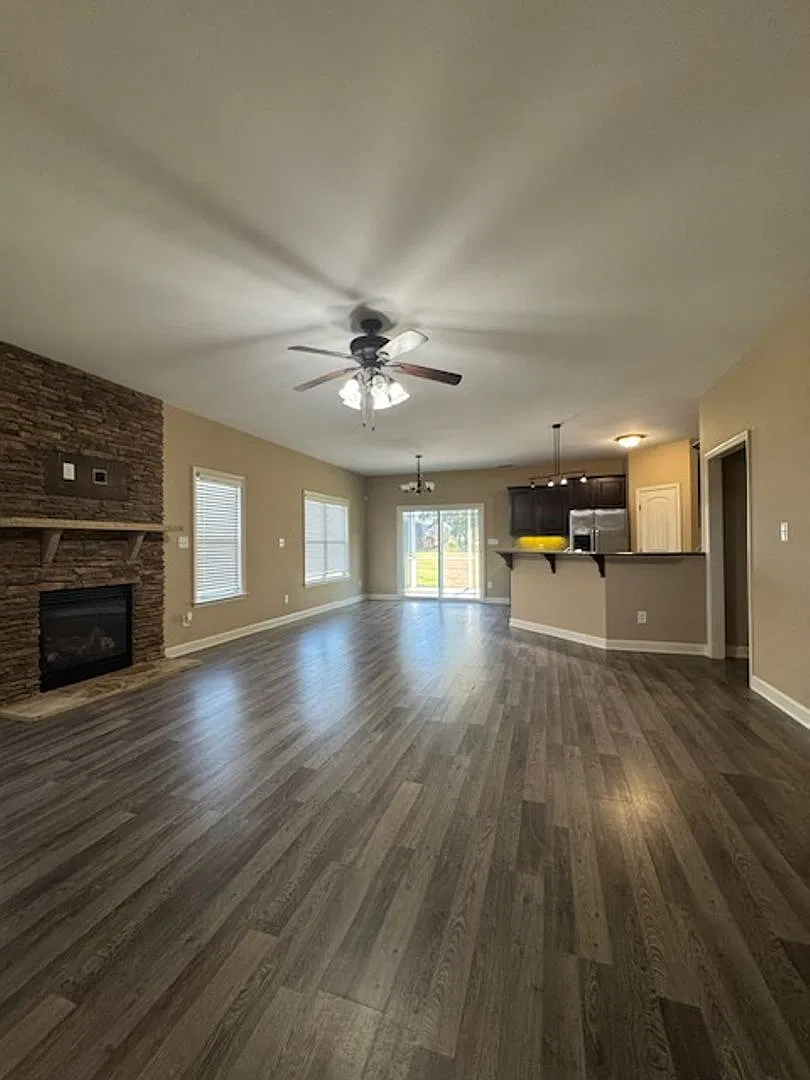 107 E. Lake Drive — Photo 4