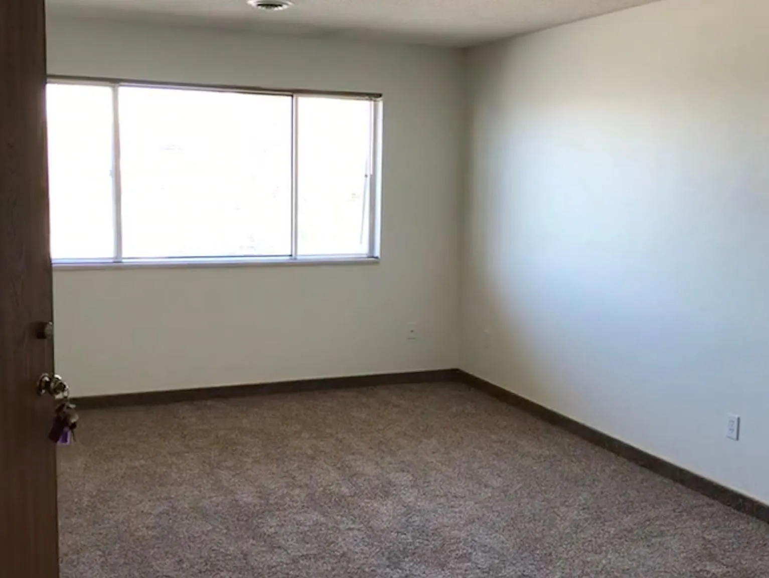 2 bed, 850 sqft, $1,000 — Photo 2