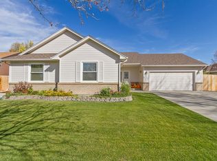 1160 Arapahoe Ave, Berthoud, CO 80513