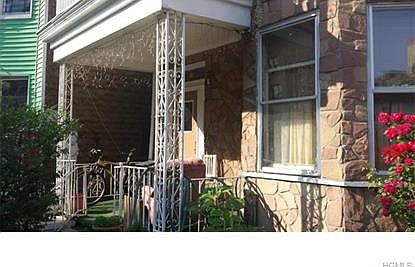 2nd image of 19 E 198th St
