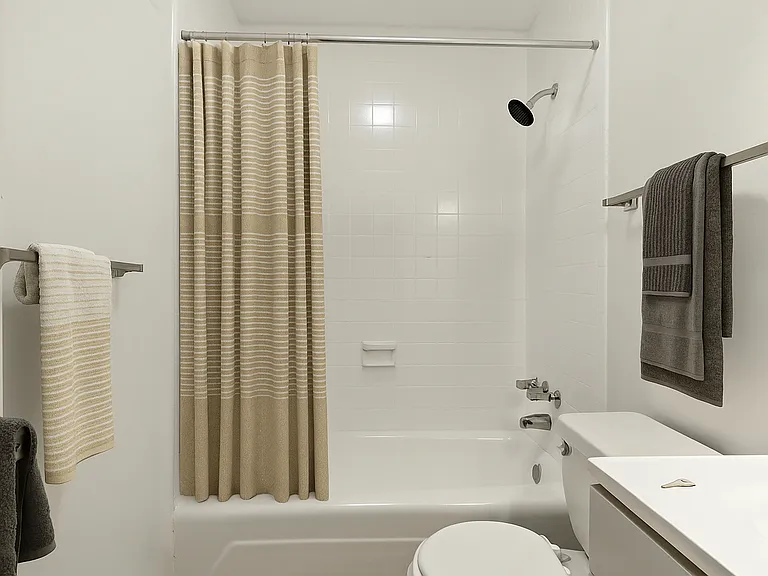 North Park Apartments — Photo 6
