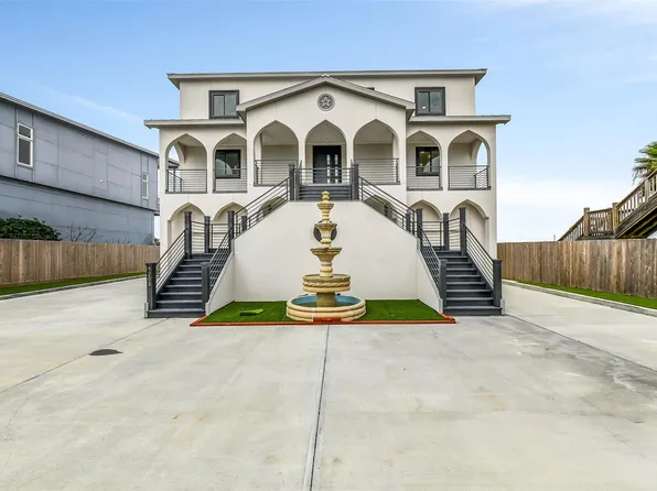 9208 W Bay Rd, Galveston, TX 77554