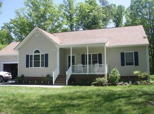 9915 Easy St, Disputanta, VA 23842
