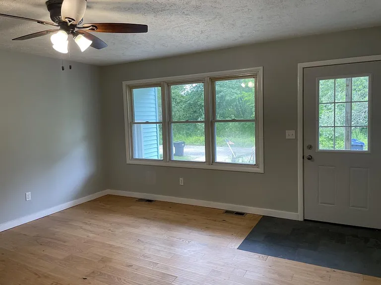 3663 Park Ln — Photo 3