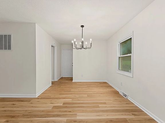 5th image of 1539 Benbow St