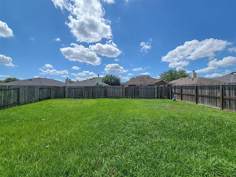 2322 Oxford Point Ln — Photo 35