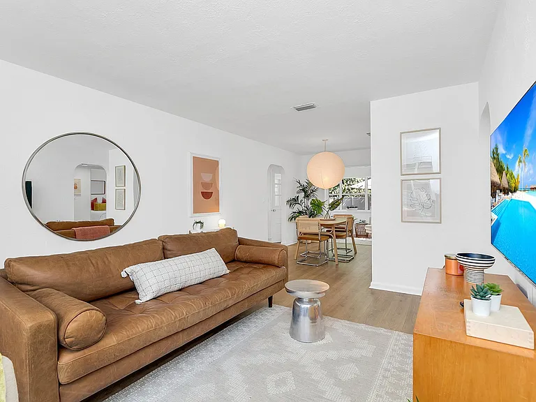 1321 Michigan Ave — Photo 15
