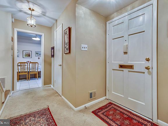4th image of 12218 Greenleaf Ave