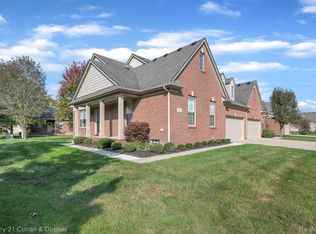 49849 Rifle River Dr #118, Macomb, MI 48042