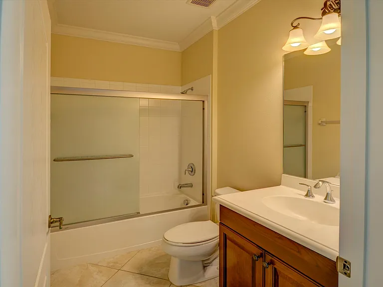 4910 Newport News Cir — Photo 20