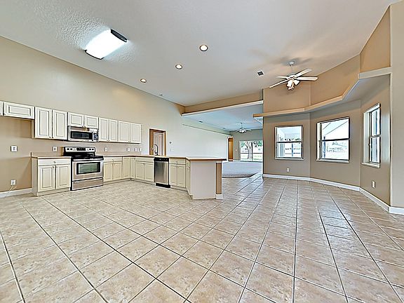 5th image of 3412 Tipperary Dr