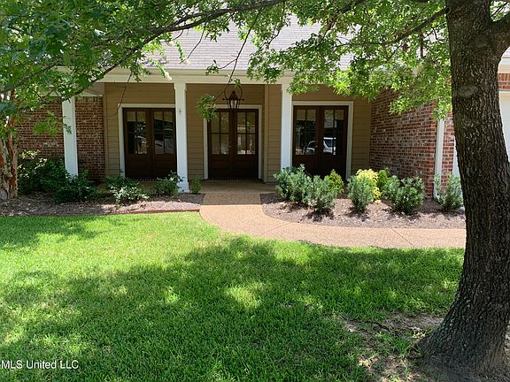 2nd image of 104 Southwood Dr