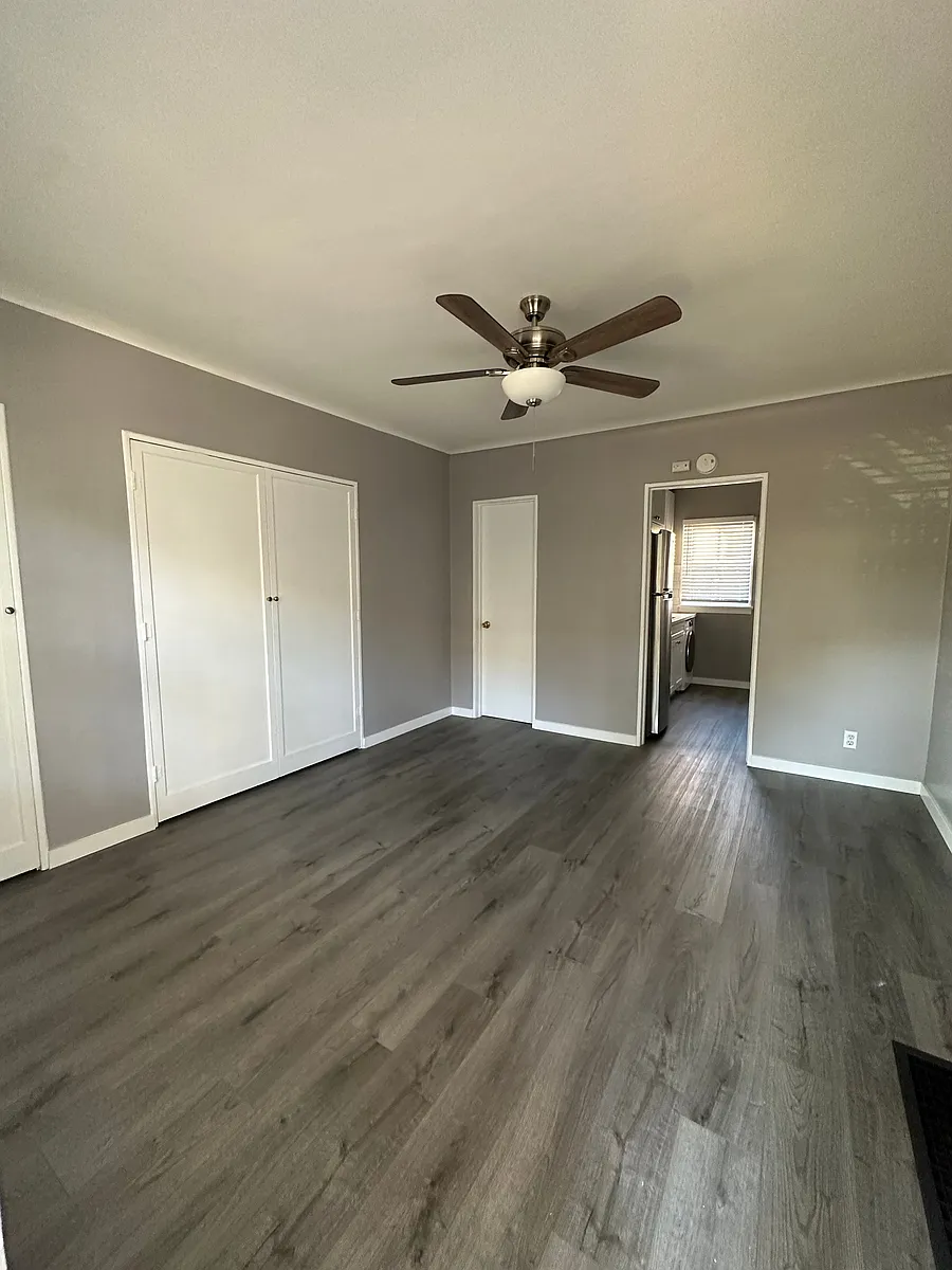 Building Photo - 828 Linden Ave #2
