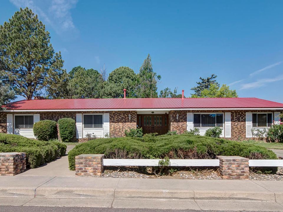 1st image of 629 Sierra Dr SE