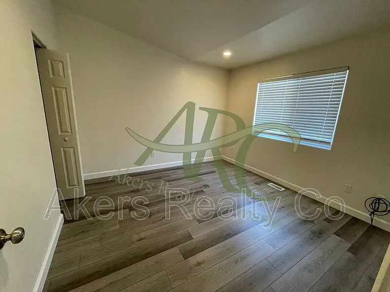 951 S Harmony Ln — Photo 5