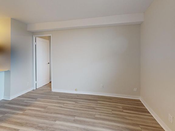 4th image of 61 McEwen Ave #C9d867da6