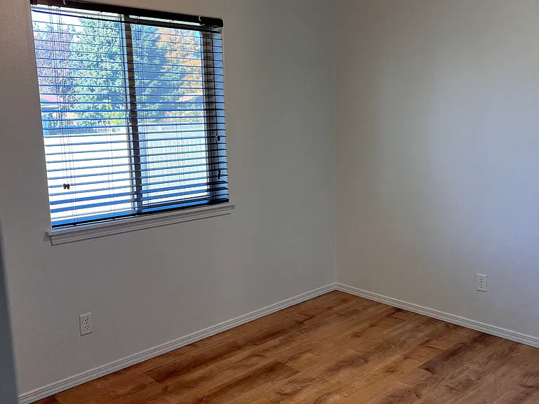 10526 W Landmark Ct — Photo 12