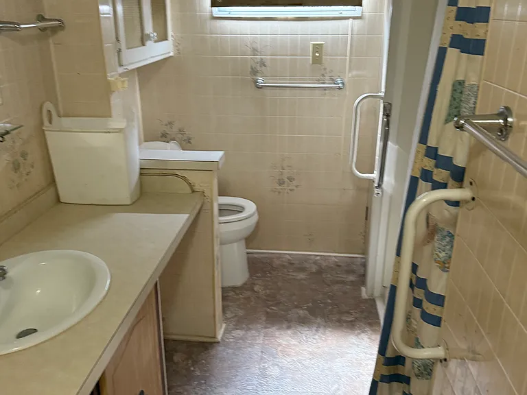 6348 New York St — Photo 12