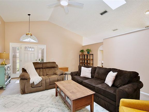 3rd image of 1554 MARGARETE CRESCENT DRIVE