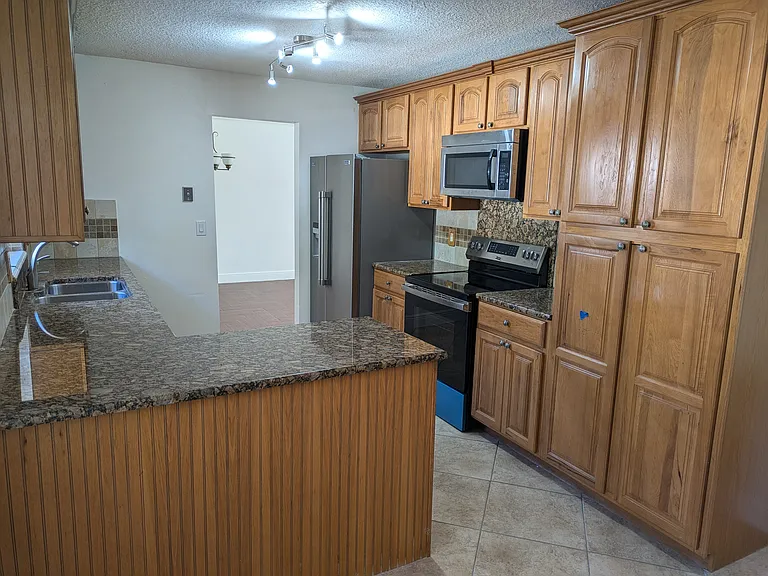 8021 Sandberry Blvd — Photo 42