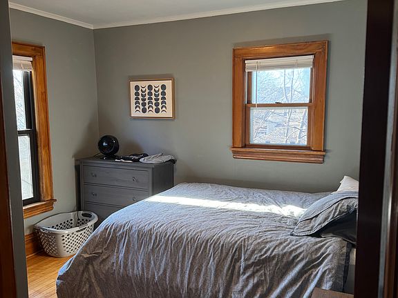 5th image of 3104 Emerson Ave S #2