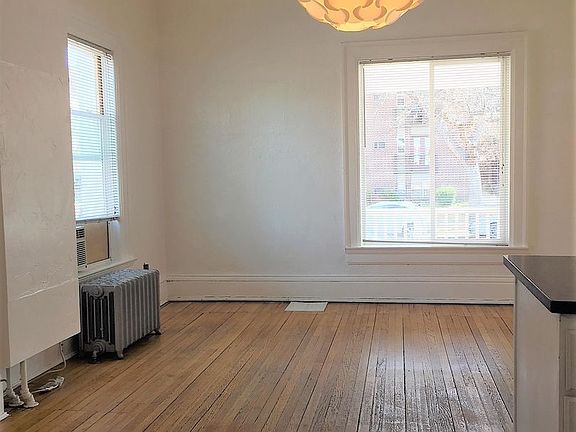 5th image of 1375 N Race St #4
