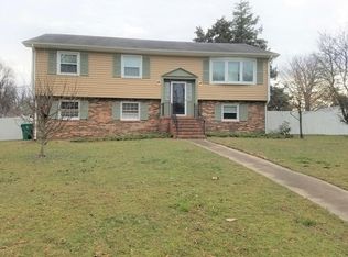 100 Fairmont Dr, Colonial Heights, VA 23834