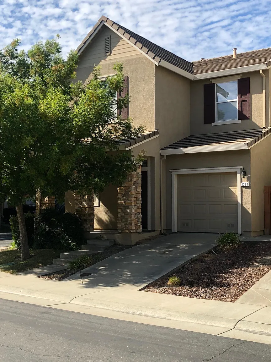 2304 Coffeeberry Rd photo 1