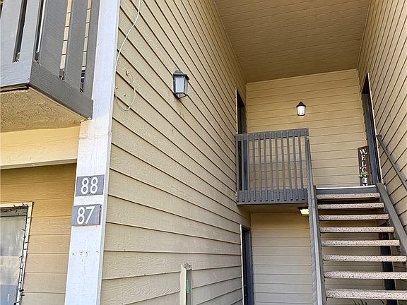 4th image of 3535 Banbury Dr APT 88