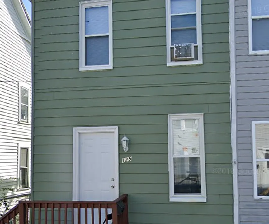 125 Ray St