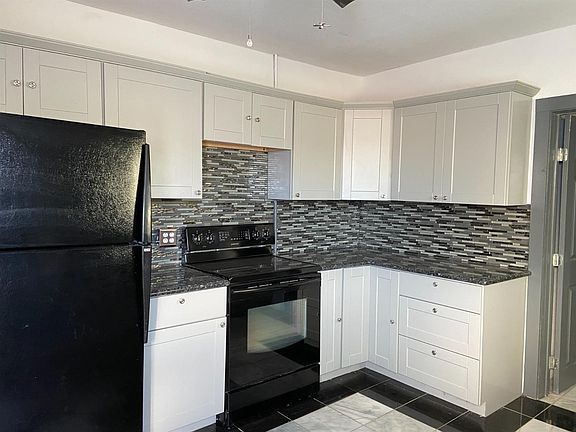 4th image of 1411 Avenue H