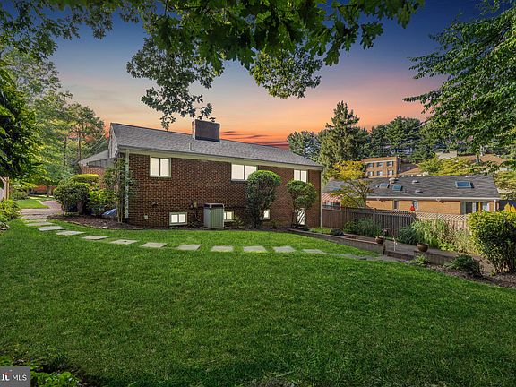 3rd image of 2302 Ashboro Dr