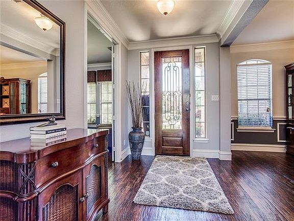 4th image of 213 Foxcroft Ct