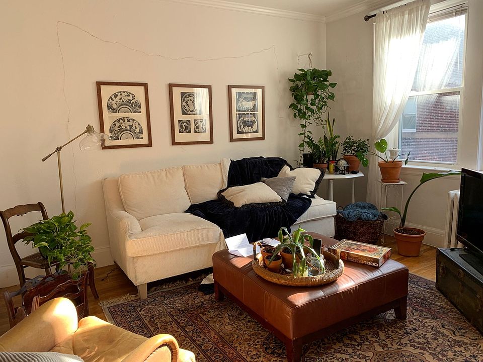 1st image of 48 Longwood Ave #6