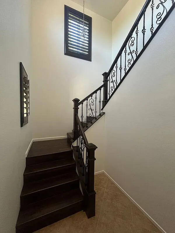 3 bed, 2.5 bath, 1910 sqft, $3,295 — Photo 3