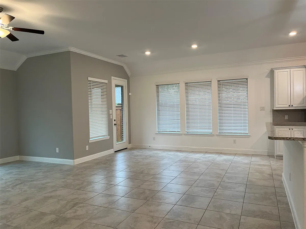 Building Photo - 28226 Whitmore Bend Dr