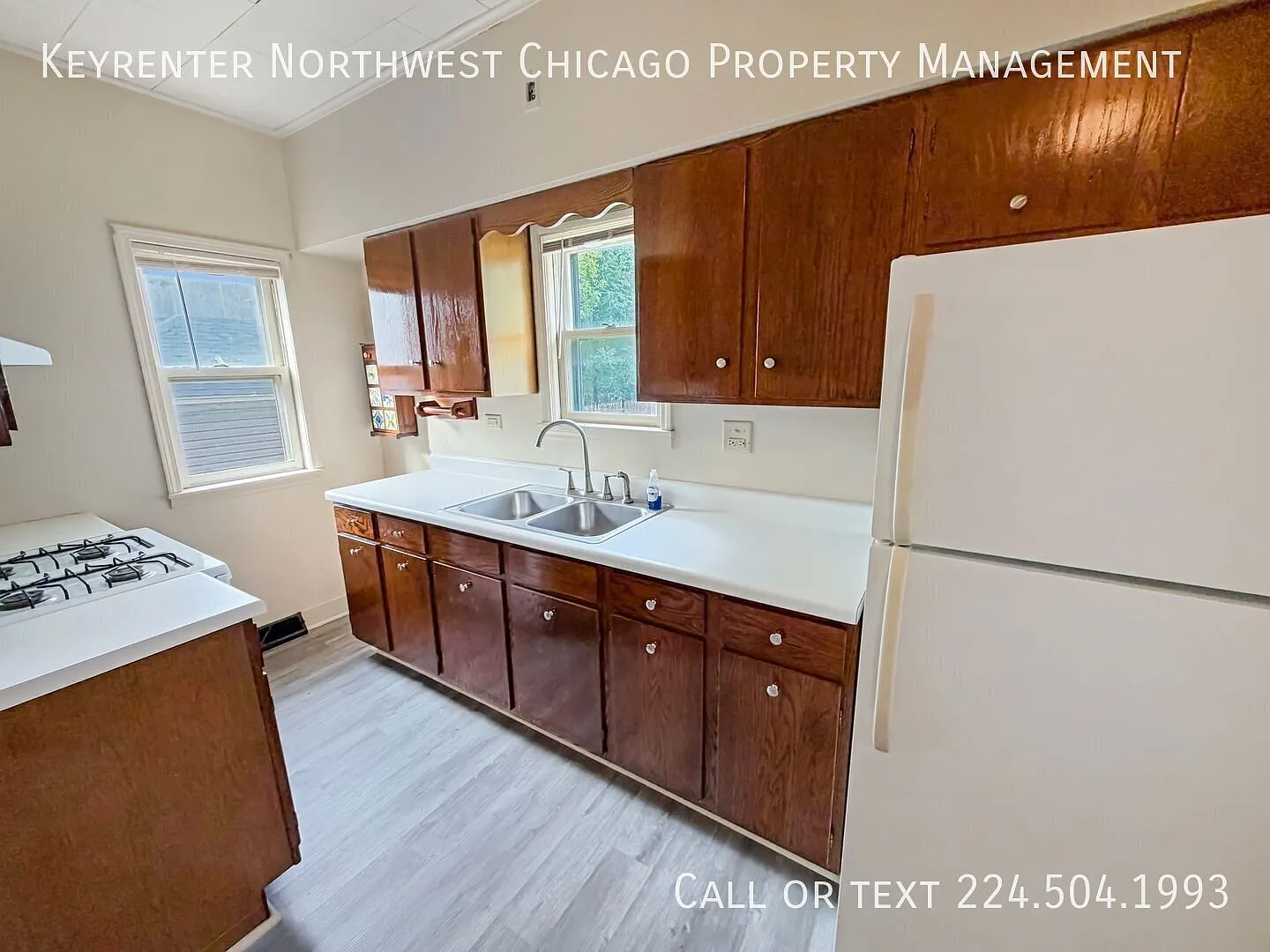 Clean and move in ready 2 bedroom 1 bathroom single family house with lots of storage. — Photo 3