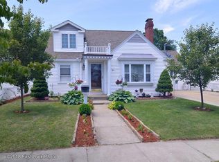 84 Robert Cir, Cranston, RI 02905