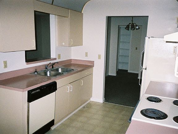 5th image of 2273 Baker Ave