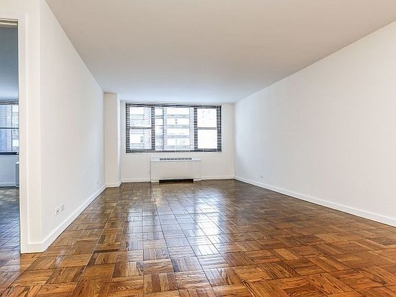 5th image of 330 W 58th St APT 9J