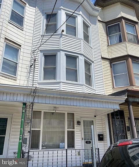 1st image of 129 E Pine St